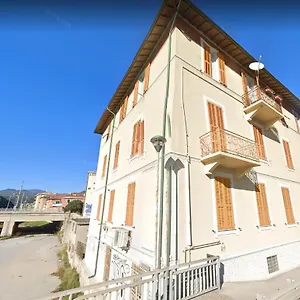 Mazzini Appartamento Finale Ligure